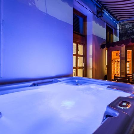 Wellness Wonderland: Garden, Sauna, Jacuzzi In Cbd Budapest Bagian luar foto