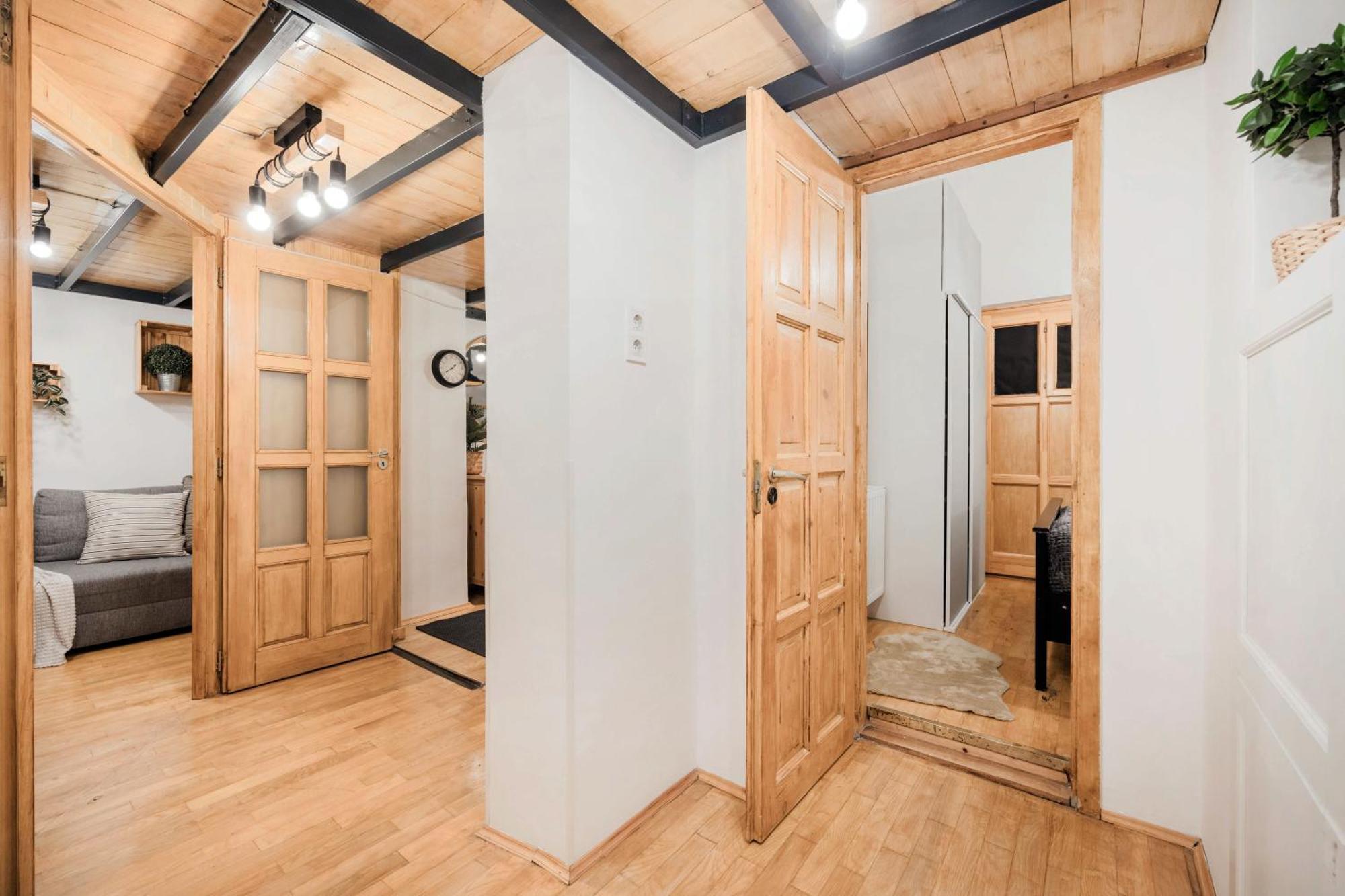 Wellness Wonderland: Garden, Sauna, Jacuzzi In Cbd Budapest Bagian luar foto
