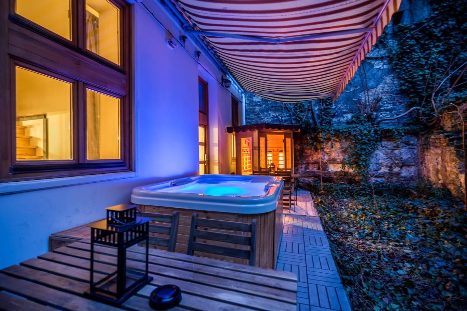 Wellness Wonderland: Garden, Sauna, Jacuzzi In Cbd Budapest Bagian luar foto
