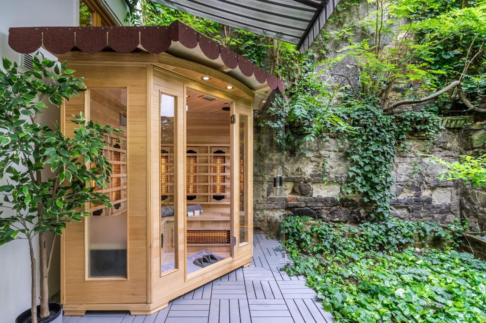 Wellness Wonderland: Garden, Sauna, Jacuzzi In Cbd Budapest Bagian luar foto